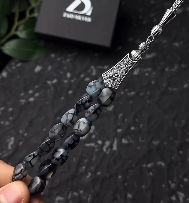 Real Aqeeq Natural Dragon Vein 33 Beads