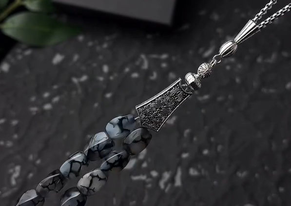 Real Aqeeq Natural Dragon Vein 33 Beads