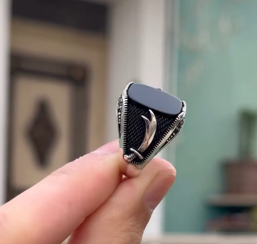 Fakhar-e-Zulfiqar Yamani Aqeeq Ring - Symbolic Silver Ring for Men